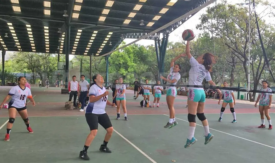El conjunto de Surimbas eliminó por dos sets a uno a las favoritas, Amazonitas, para ganar el campeonato. Cortesía