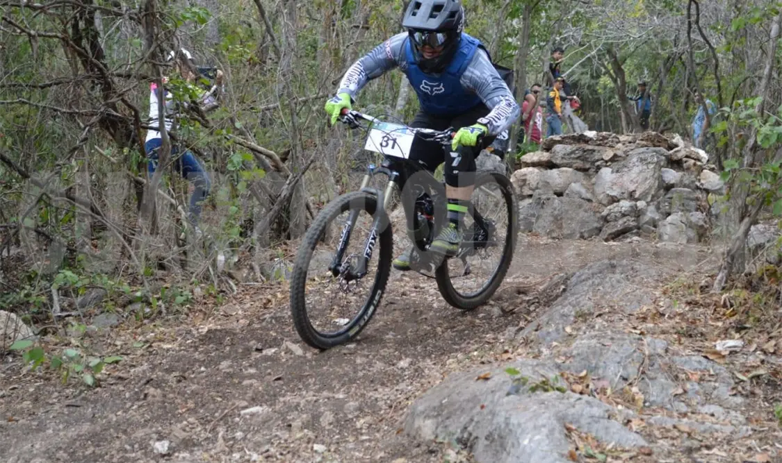 En la categoría expertos, Emmanuel Jonapá Jiménez fue el primero en llegar a la meta, seguido de Hilmer Jafeth, quien dejó el tercer peldaño para Isaac Néstor Sesma Domínguez. Cortesía