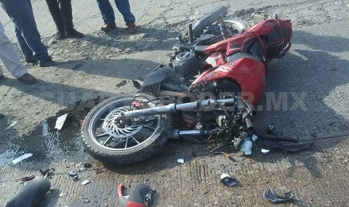 Hombre es embestido por presunto Conejobus