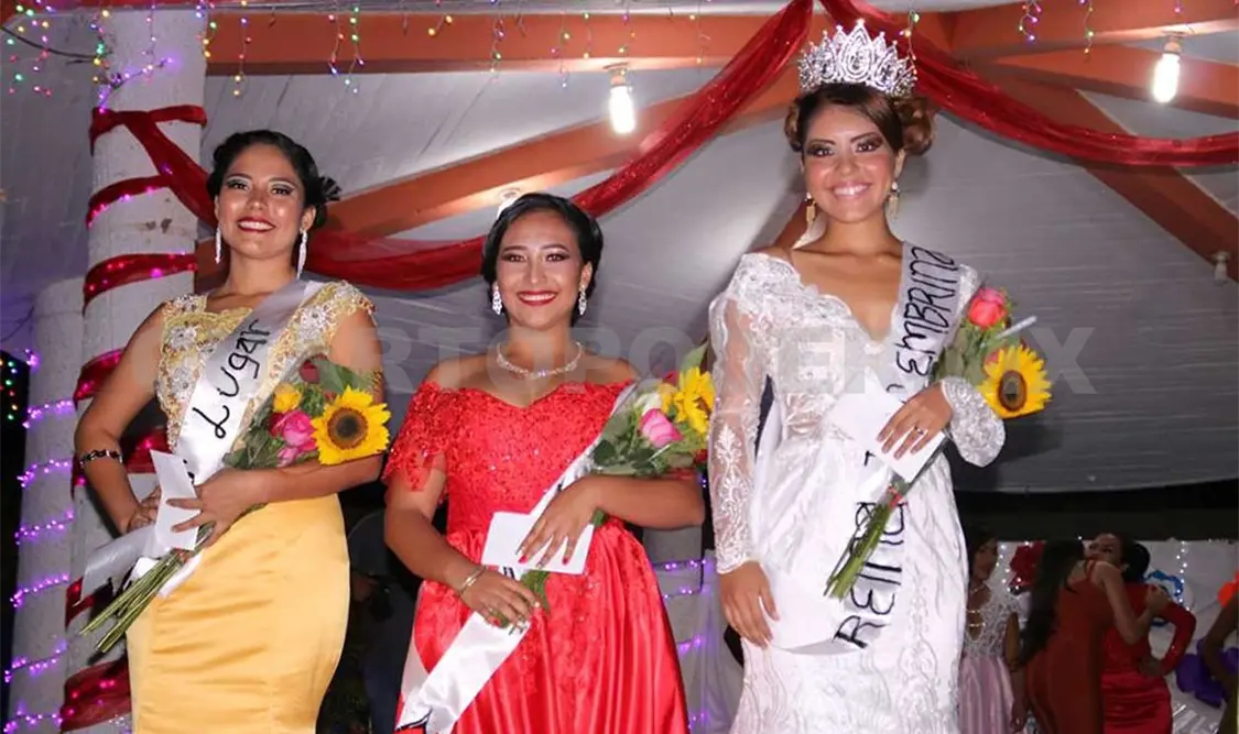 Coronan a Reina Decembrina en Tonalá
