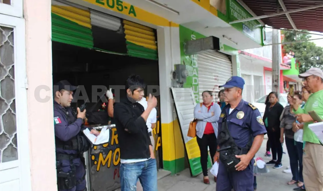 Joven frustra asalto y es macheteado