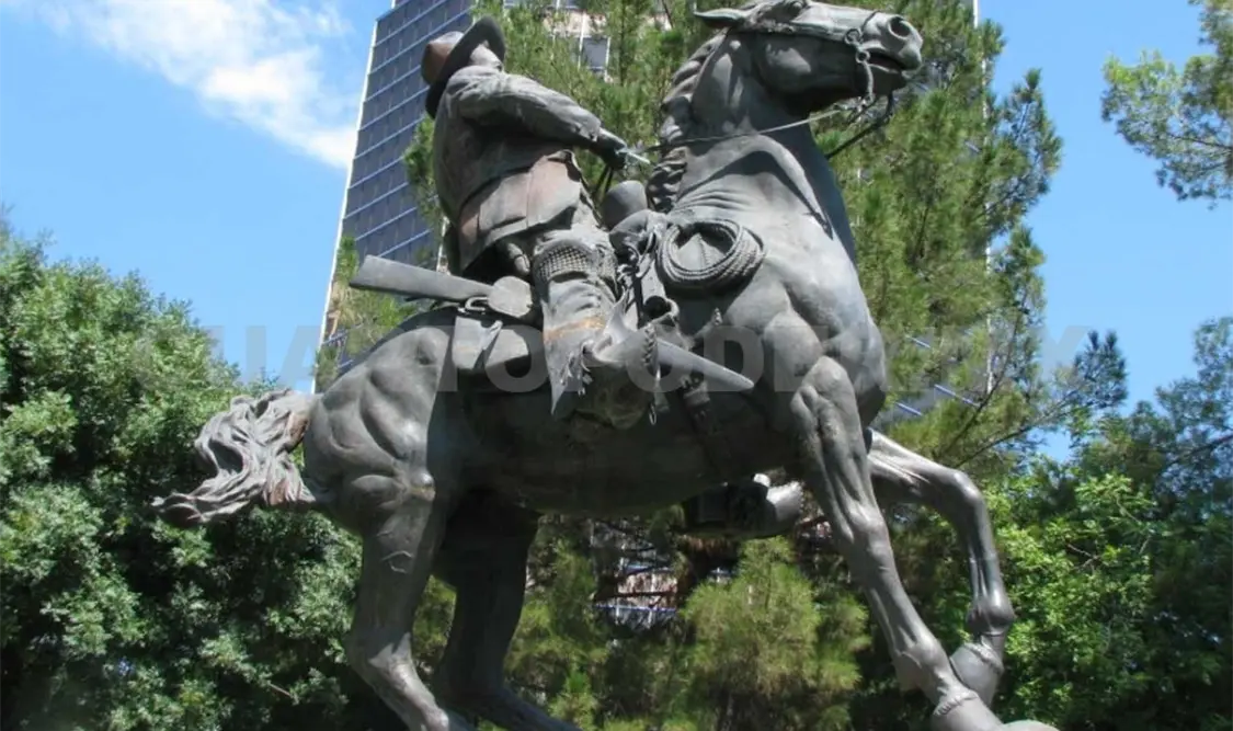 El Comité de Diseño y Arte Público de la Comunidad desechó la petición de un grupo conservador de retirar la estatua. Cortesía
