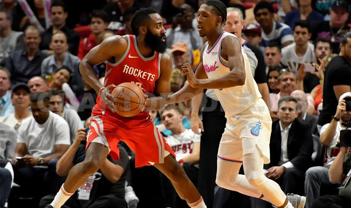 Miami vence 101-99 a Rockets Houston