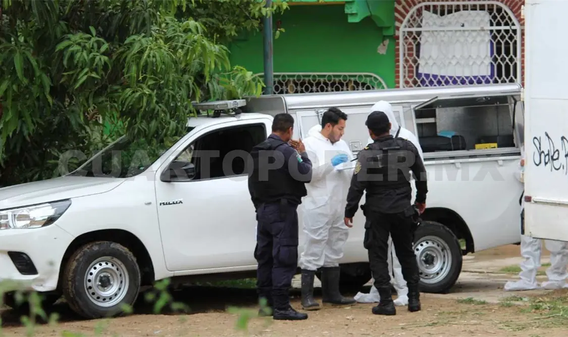 Personal de la Dirección General de Servicios Periciales trasladaron el cuerpo al anfiteatro para realizar la necropsia de ley. Edberg Mayorga / CP