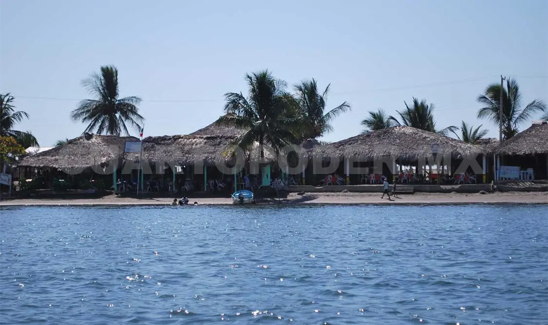 Restaurantes y playas, con baja asistencia de turistas