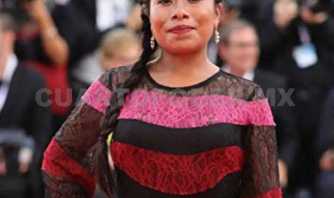 Yalitza Aparicio cautiva al lado de Jimmy Kimmel