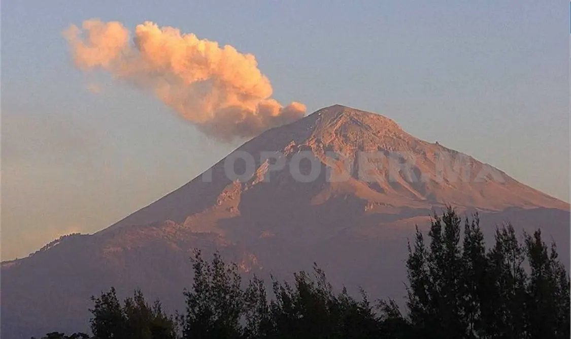 Volcán Popocatépetl emite 67 exhalaciones