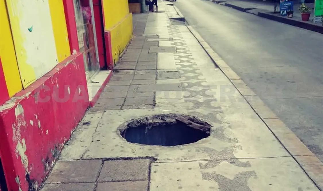 Registros sin tapa un peligro para transeúntes