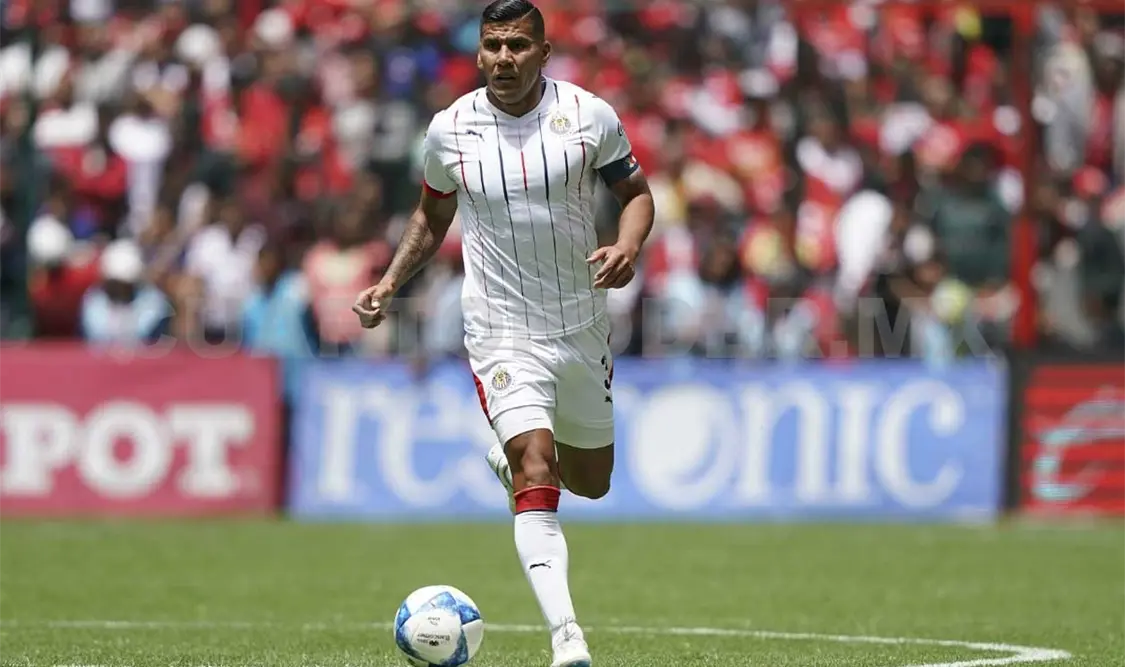 Carlos Salcido explicará su salida del club