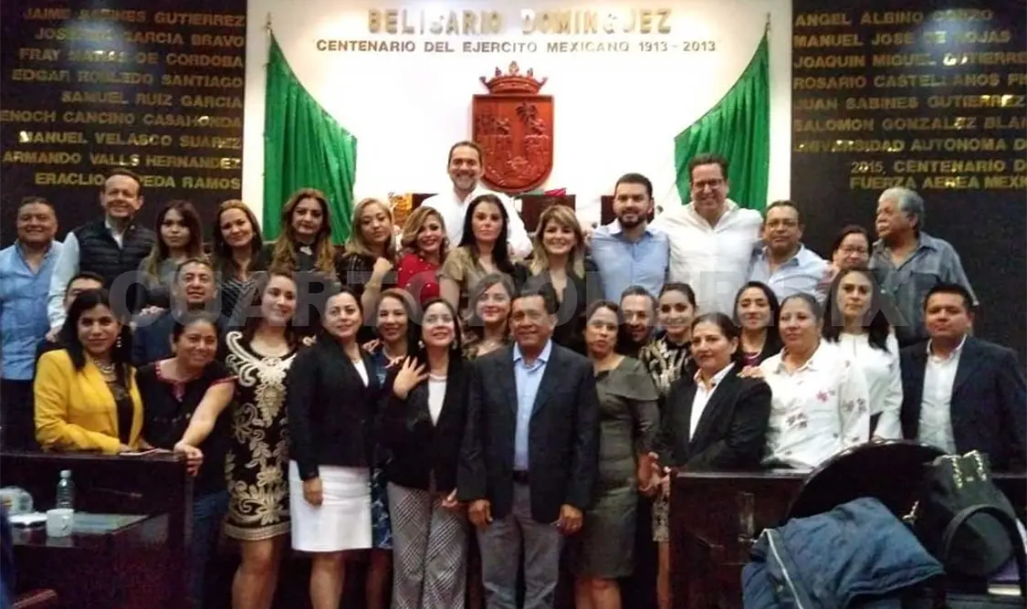 Quitan fuero a funcionarios, pero a medias