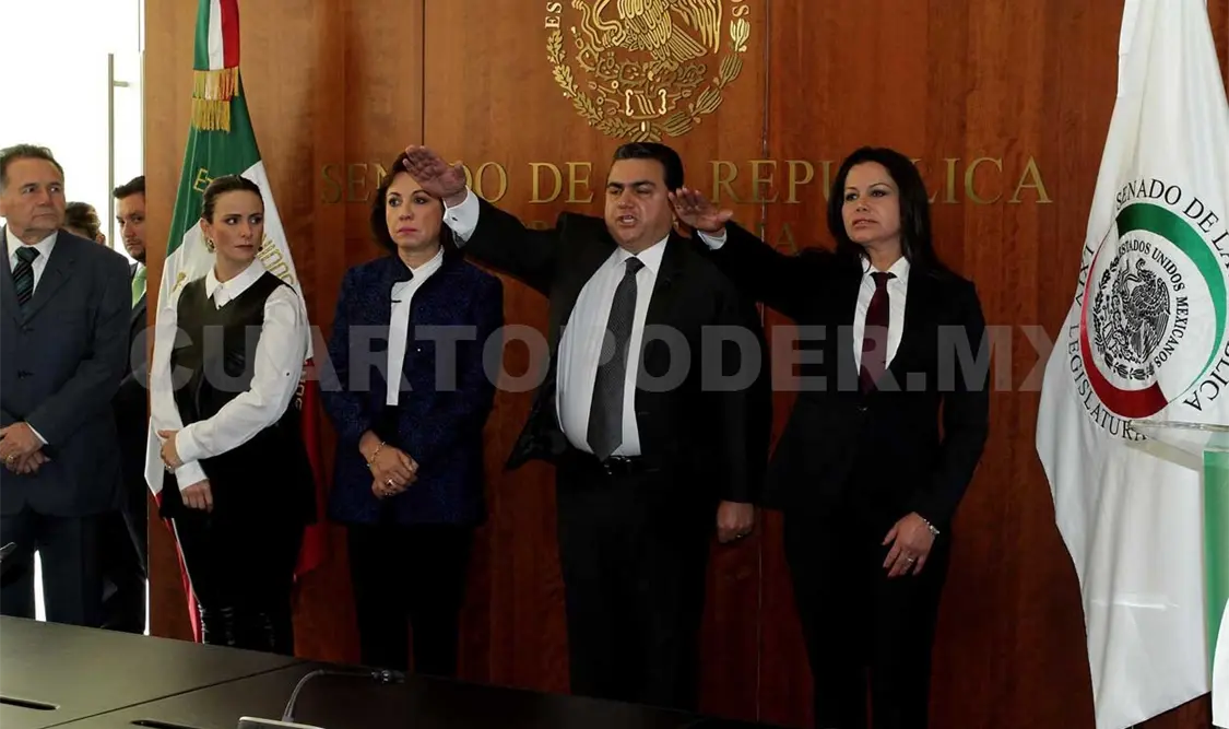 Rinden protesta suplentes de legisladores fallecidos
