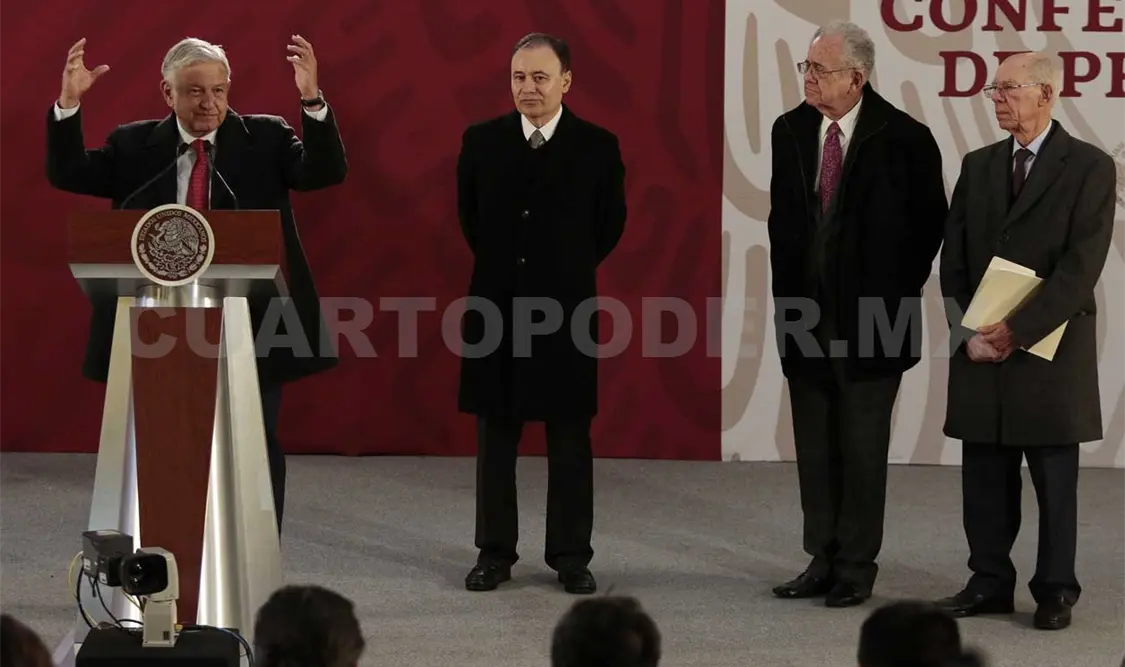 Los funcionarios deberán transparentar bienes: AMLO