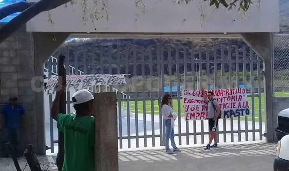 Denuncian construcción irregular de campo deportivo