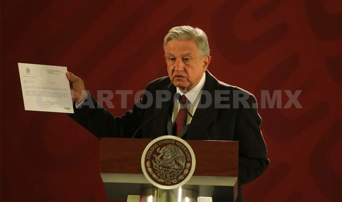 AMLO presenta declaración de bienes