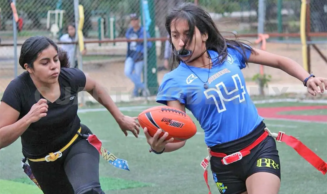 Mustangs y Queens por el liderato