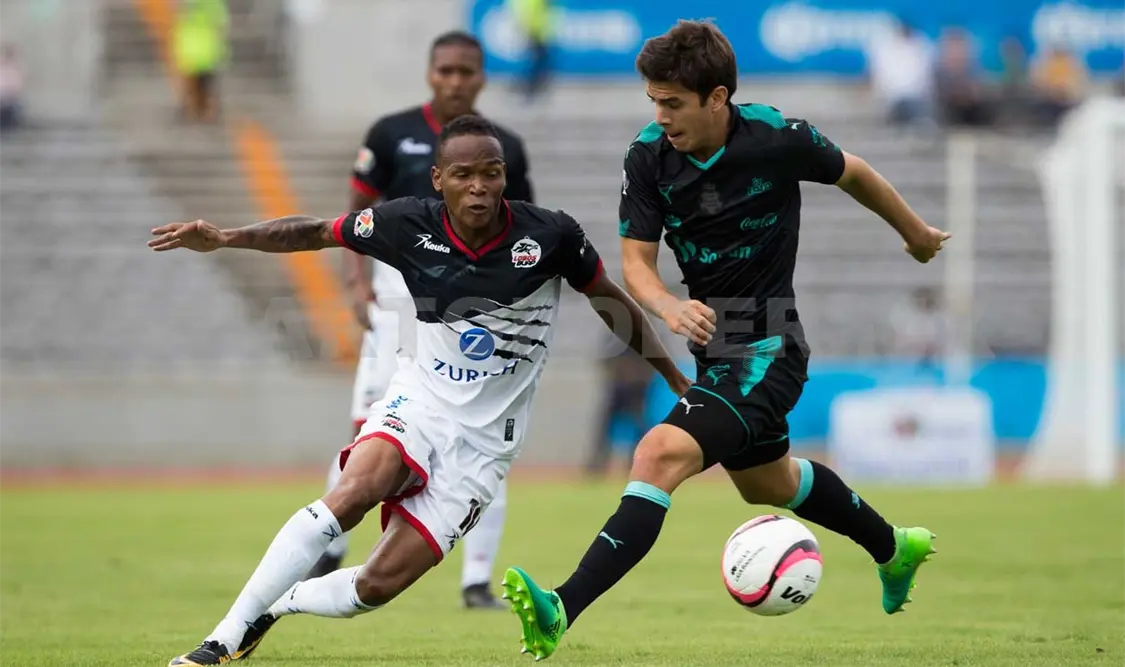 Lobos debuta con triunfo sobre Santos Laguna