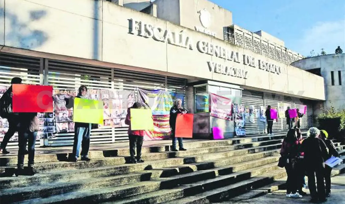 Colectivos de desaparecidos toman fiscalías