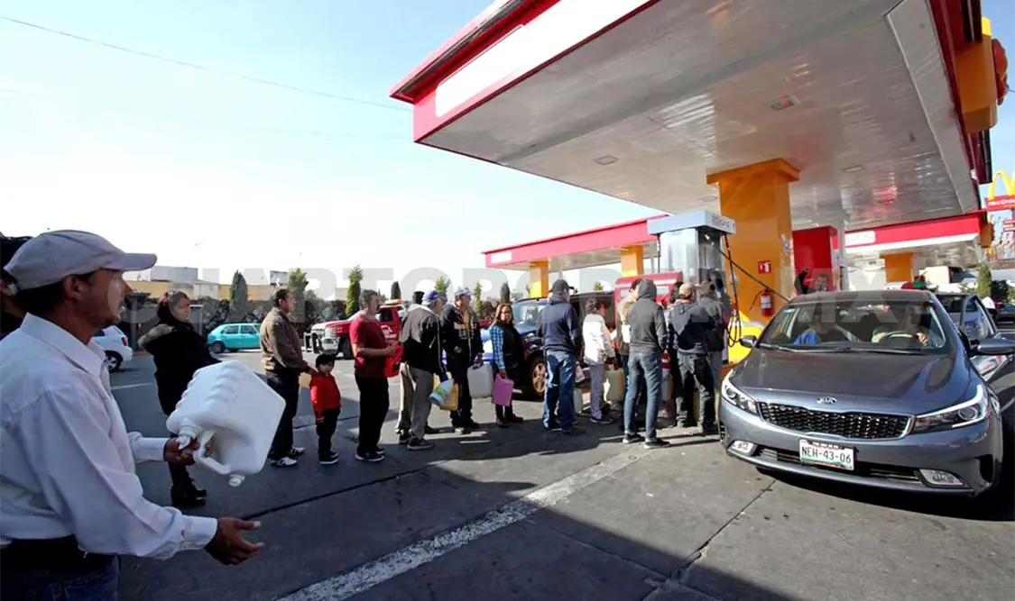 Reportan riñas en Michoacán por desabasto de gasolina