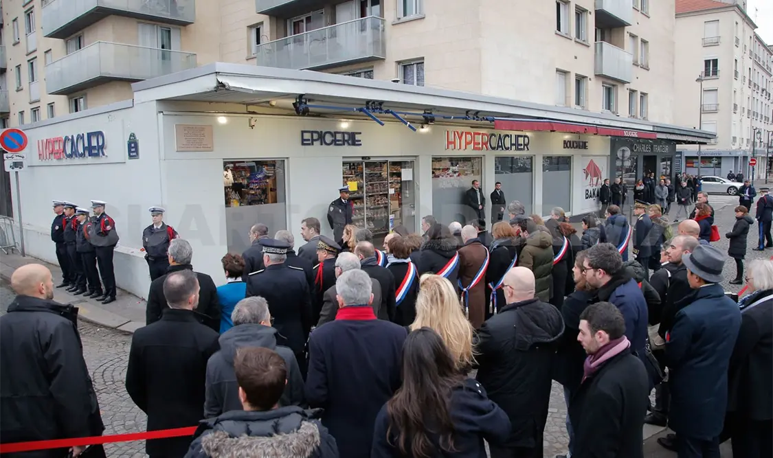 Recuerdan a víctimas de Charlie Hebdo a cuatro años