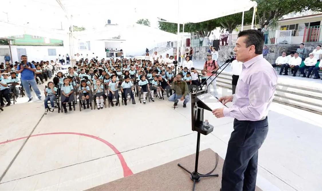 Rutilio Escandón Cadenas encabeza reinicio de clases