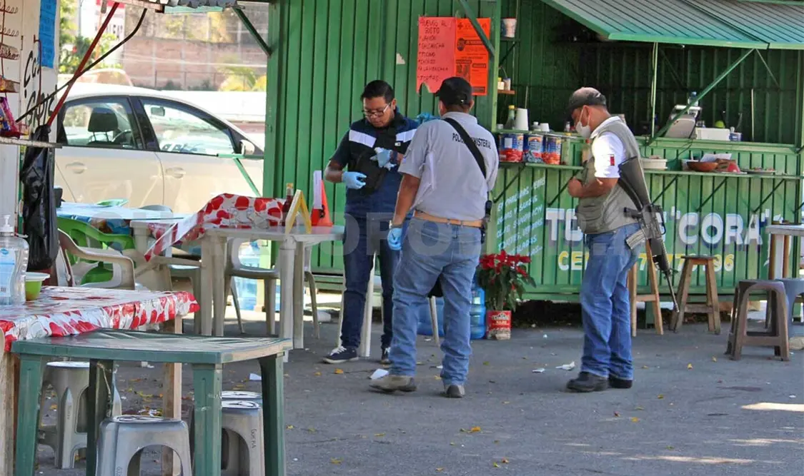 Asesinan a policía acusado de disparar contra normalistas