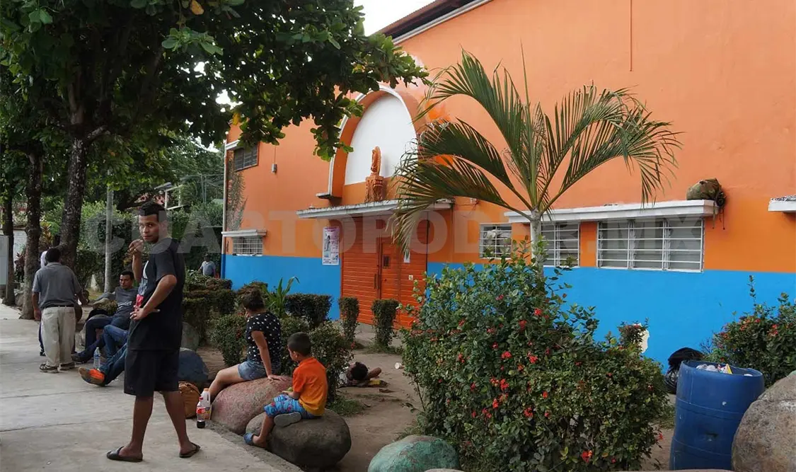 No deben entrar migrantes violentos: Obispo