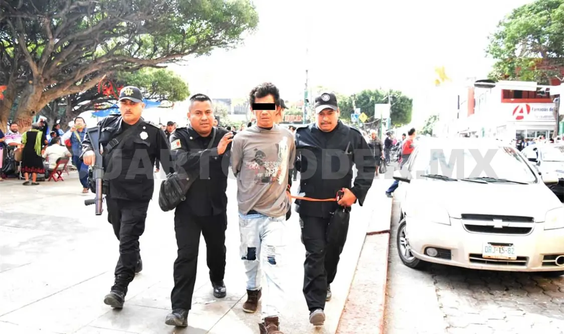 Trifulca entre policías y rijosos; rescatan a ladrón