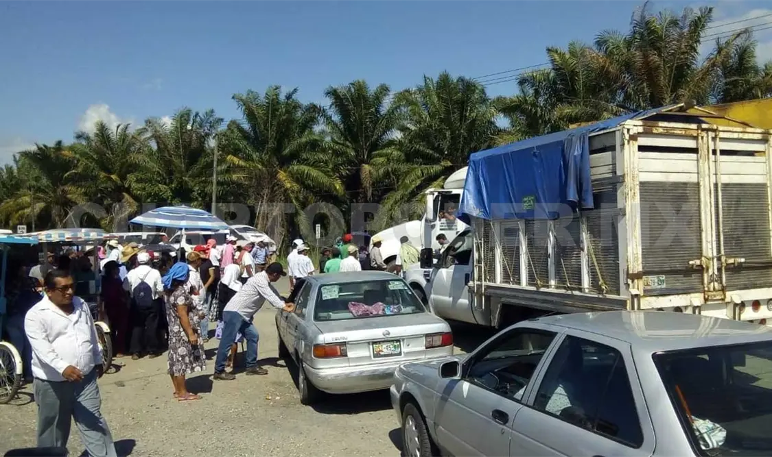 Campesinos se manifiestan contra la minería