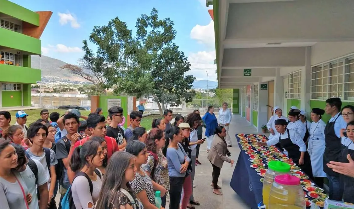Promueven alumnos el no desperdicio de alimentos