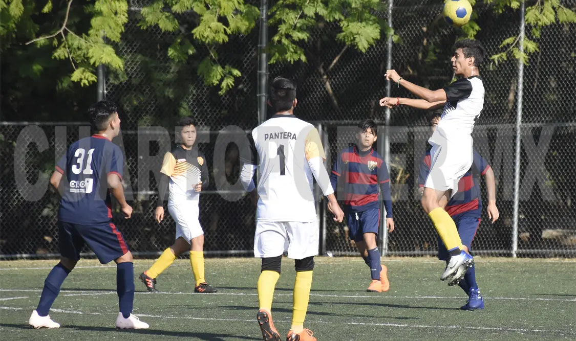 A las 9:50 horas, en la categoría infantil menor pero en campo infantil 2, Deportivo Santos enfrentará a Cafetaleros, los actuales campeones de la categoría. Guillermo Ramos/CP