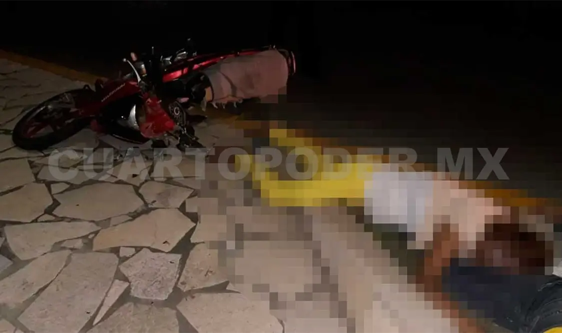 Pareja se accidenta al viajar en motocicleta