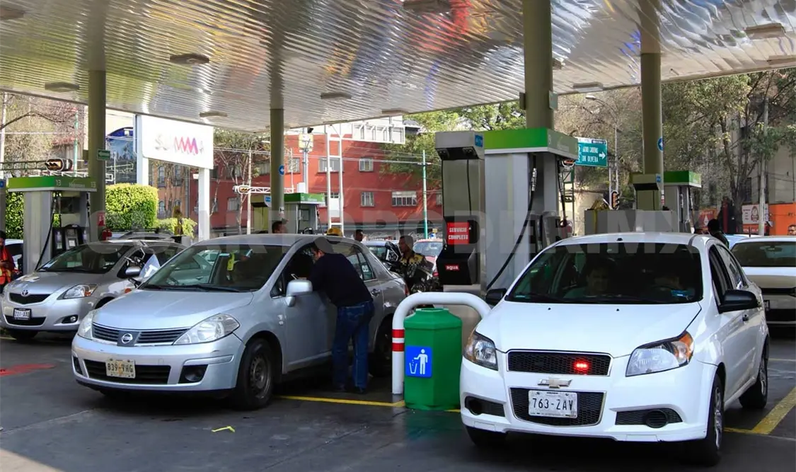 Dan a conocer que continúan los trabajos y las acciones para normalizar la distribución de combustibles en favor de la población. Notimex