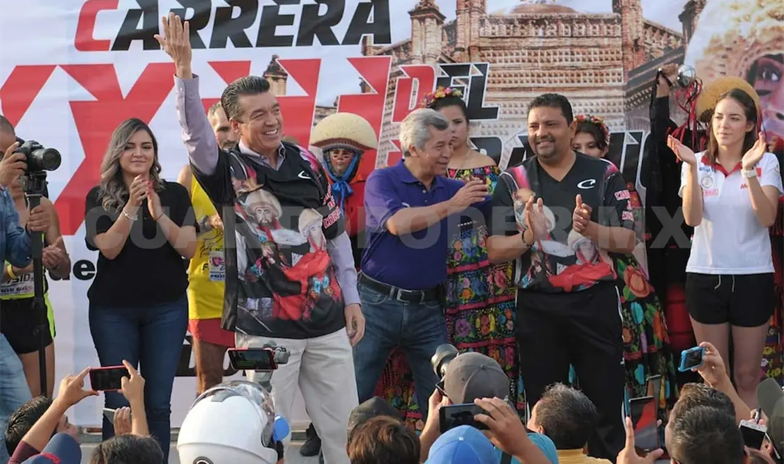 Da Rutilio banderazo de salida a Carrera del Parachico