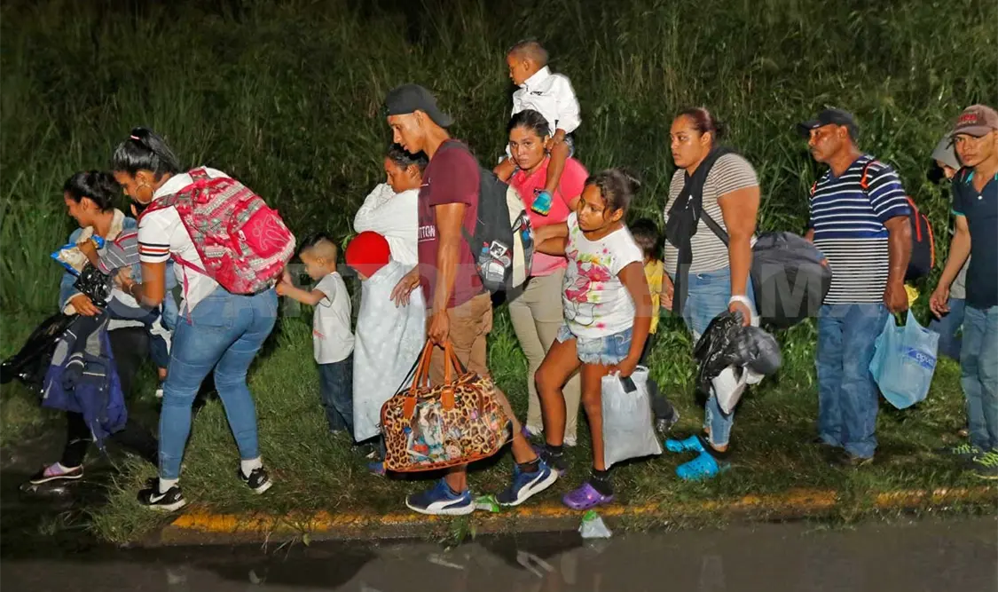 Inicia caravana hacia EUA; detienen a supuesto organizador