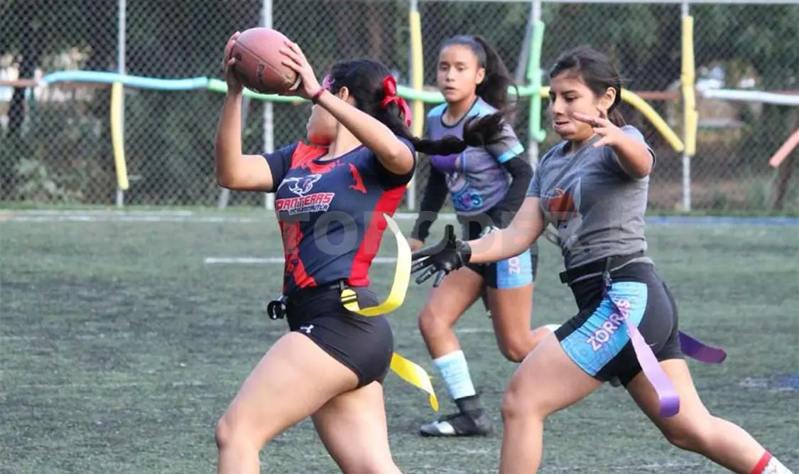 Águilas arrebata el liderato a Queens