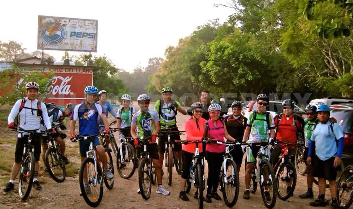 Ciclistas entregarán dulces y piñatas