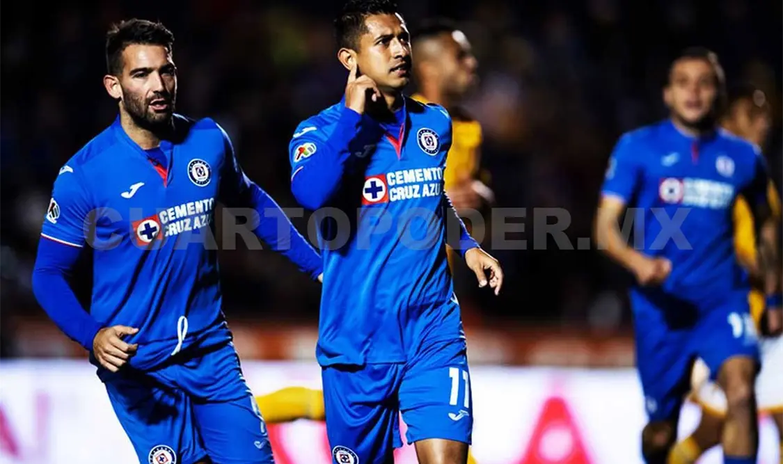 Elías y Corona, dieron el primer triunfo a Cruz Azul
