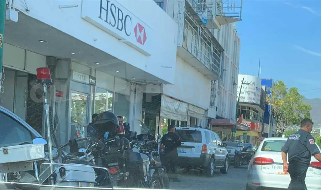 Sujetos desconocidos asaltan la sucursal bancaria HSBC