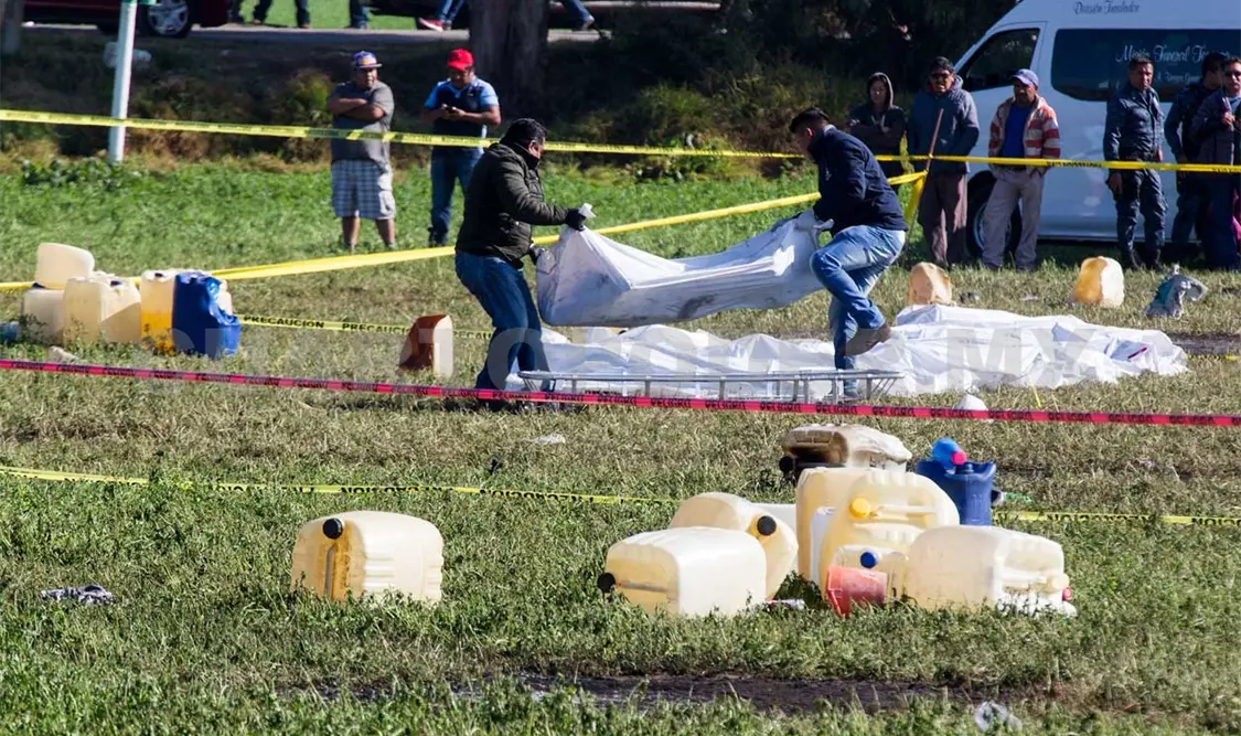 Cifra de muertos por explosión de ducto se eleva a 85