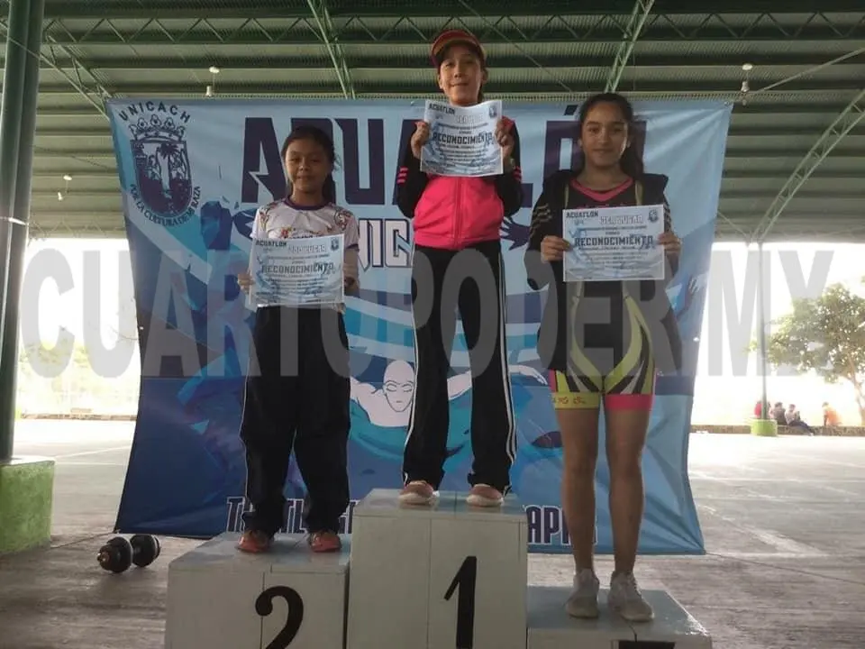 Daniela Moreno Cruz de la Escuela Municipal Marlines de la categoría 9-12 años obtuvo el segundo lugar en la prueba de acuatlón. Cortesía