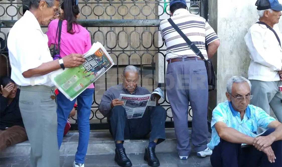 Adultos mayores exigen aclaración sobre “Amanecer”