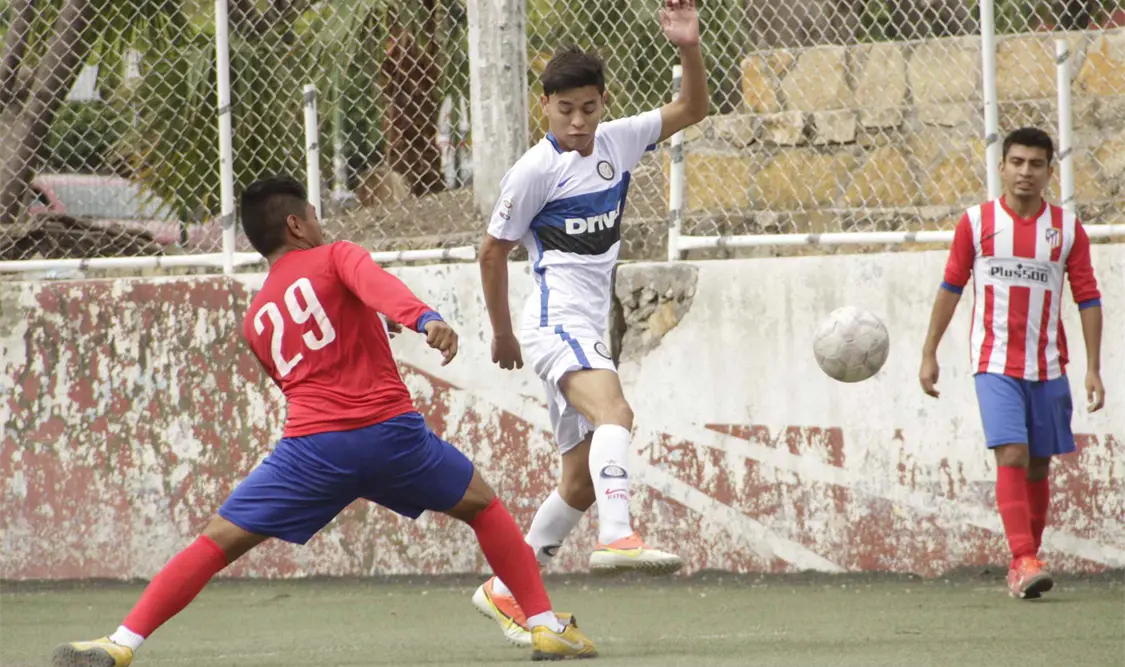 Deportivo Universidad del Sur se enfrentó con Banco de Sangre y fue el primero el que se agenció la victoria por goleada de 6-0.