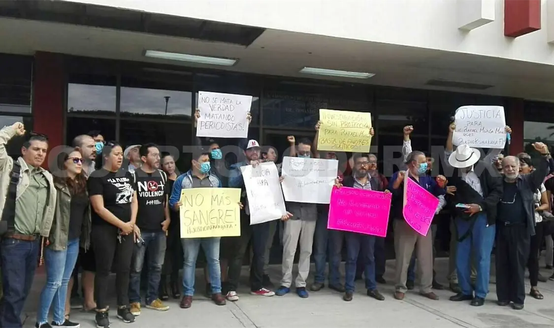 Protestan en Congreso por homicidio de periodista