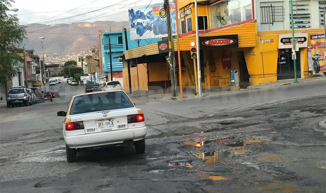 Demandan reparación de vialidad sobre la 9ª Sur