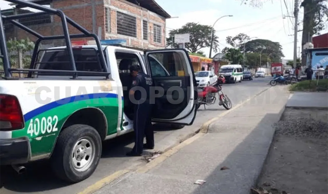 Dos personas lesionadas en choque de motocicletas