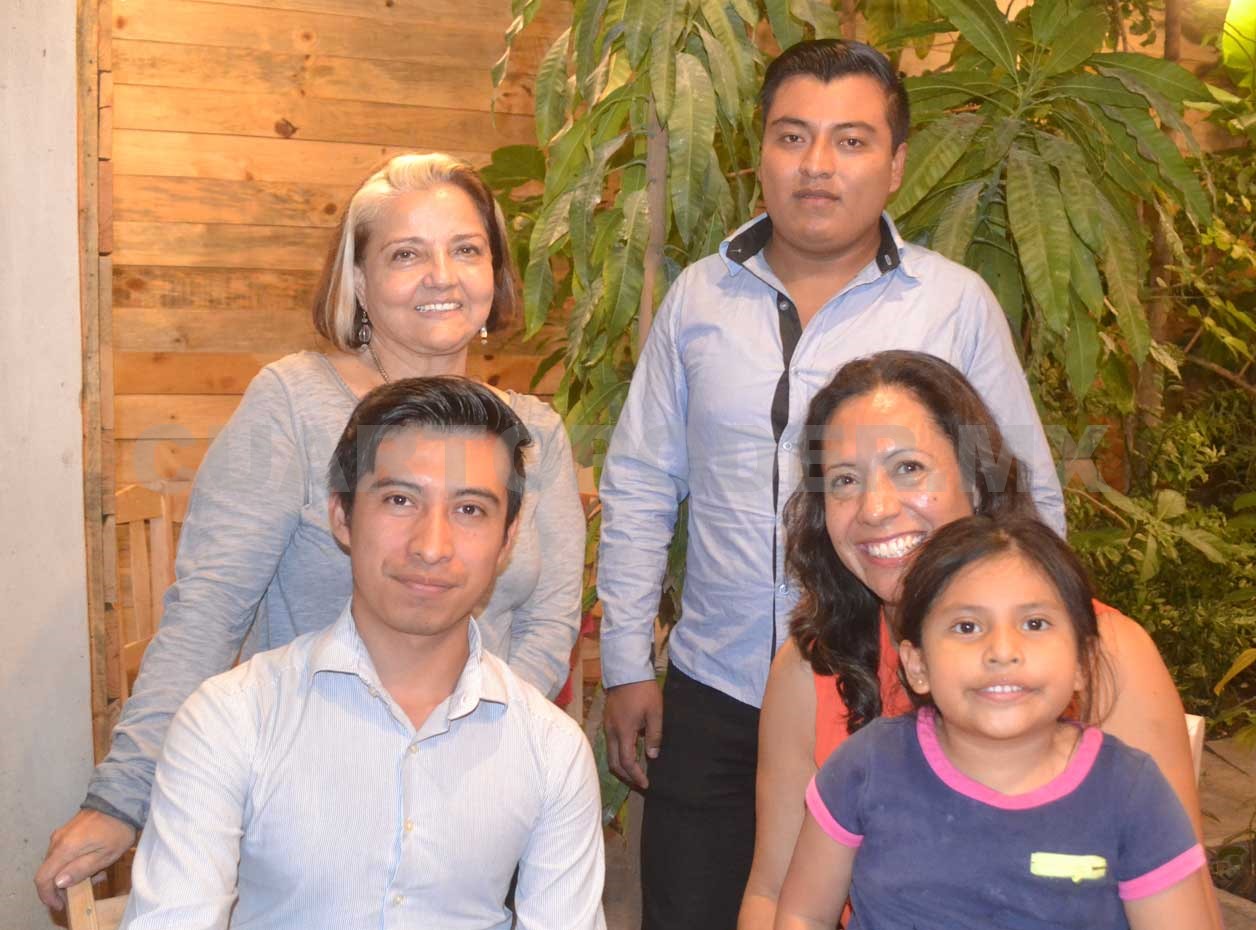 Amigos, pláticas y café 