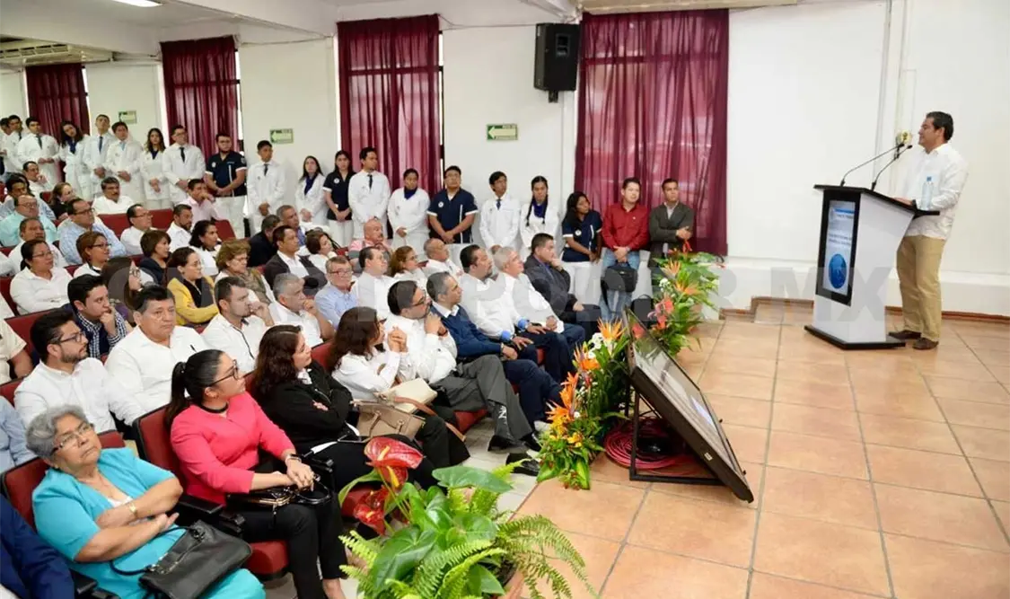 Distinguen a Facultad de Medicina