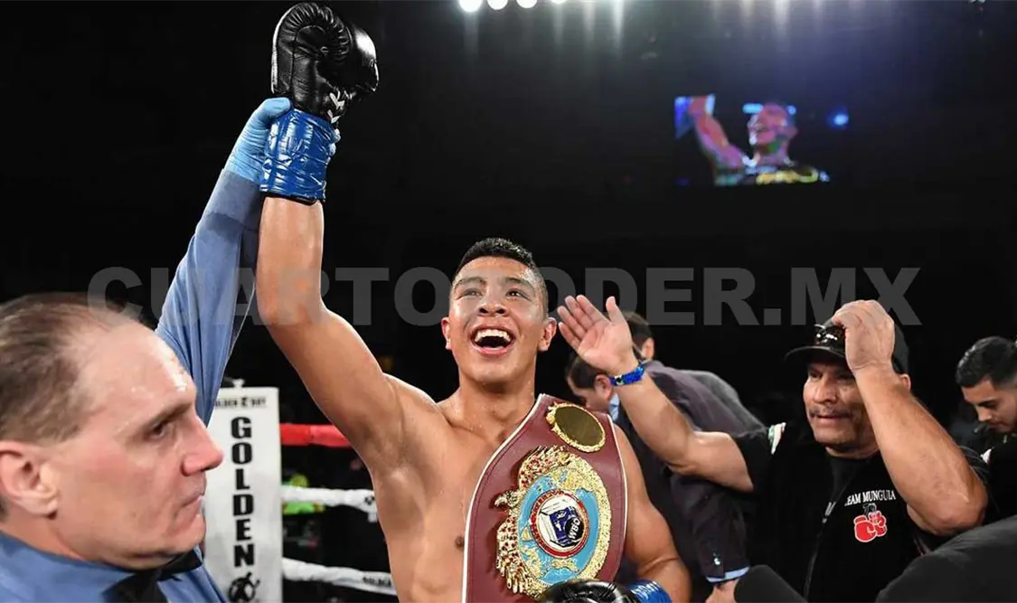 Munguía retiene título mundial ante Takeshi