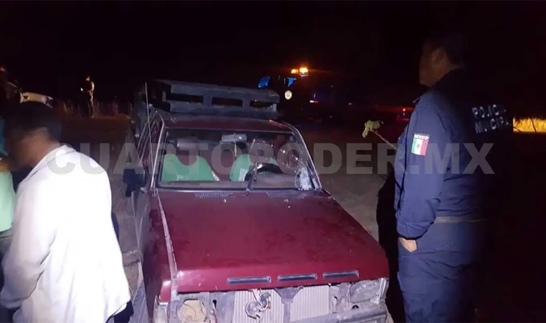Ebrio conductor provoca aparatoso percance vial