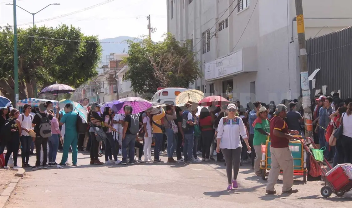 Mala organización en registro de becas